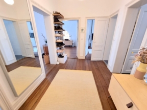 VERMIETET! Großzügige 4 Zimmer Altbauwohnung mit kl. Balkon und Wohnküche – im Szeneviertel am Bahnhof