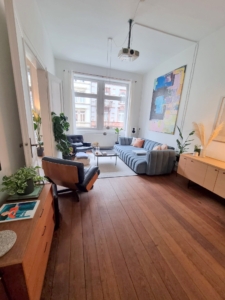 VERMIETET! Großzügige 4 Zimmer Altbauwohnung mit kl. Balkon und Wohnküche – im Szeneviertel am Bahnhof