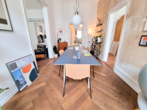 VERMIETET! Großzügige 4 Zimmer Altbauwohnung mit kl. Balkon und Wohnküche – im Szeneviertel am Bahnhof