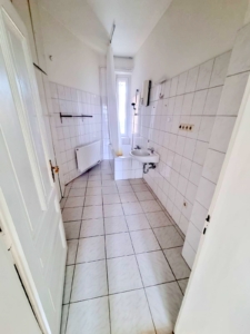VERMIETET! Mitten in Bornheim! Sonnige 4 Zimmerwohnung mit Balkon -direkt auf der Berger Straße