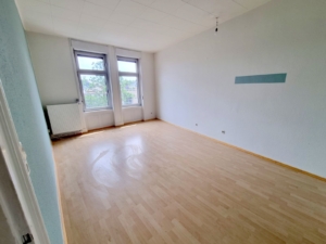 VERMIETET! Mitten in Bornheim! Sonnige 4 Zimmerwohnung mit Balkon -direkt auf der Berger Straße