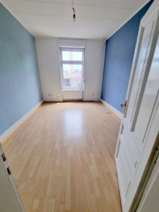 VERMIETET! Mitten in Bornheim! Sonnige 4 Zimmerwohnung mit Balkon -direkt auf der Berger Straße