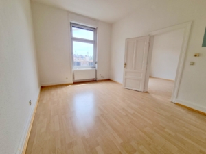 VERMIETET! Mitten in Bornheim! Sonnige 4 Zimmerwohnung mit Balkon -direkt auf der Berger Straße