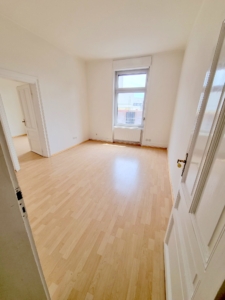 VERMIETET! Mitten in Bornheim! Sonnige 4 Zimmerwohnung mit Balkon -direkt auf der Berger Straße