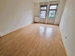 VERMIETET! Mitten in Bornheim! Sonnige 4 Zimmerwohnung mit Balkon -direkt auf der Berger Straße