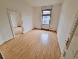 VERMIETET! Mitten in Bornheim! Sonnige 4 Zimmerwohnung mit Balkon -direkt auf der Berger Straße