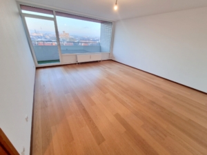 VERMIETET! Bester Skylineblick inkl. +Pool+Sauna im Haus! Schicke 3 Zimmer Wohnung mit Balkon – Top Lage Sachsenhausen