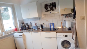 VERMIETET! Gemütliche, sonnige 2 Zimmerwohnung mit Balkon und Wohnküche- ruhig in Preungesheim