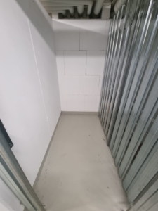 VERMIETET! Sonnige 2-Zimmer Wohnung mit 2 Balkonen, Parkett, Einbauküche + KFZ Platz mgl. – zentrale Ostend Lage