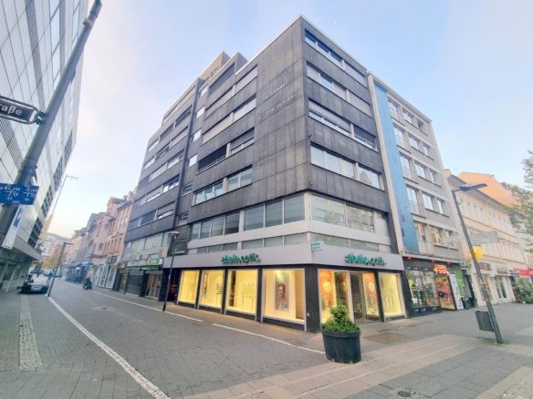 VERMIETET! Nagelneu renoviert! Großzügige 1,5-Zimmer Wohnung – mitten in der Offenbacher Fußgängerzone