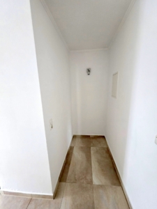 VERMIETET! Absolute Rarität! Ihr eigener 2 Zimmer Bungalow inkl. EBK + mit Freisitz im Hof + Parkplatz – ruhig + zentral in FFM -Bergen-Enkheim