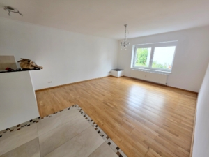 VERMIETET! Absolute Rarität! Ihr eigener 2 Zimmer Bungalow inkl. EBK + mit Freisitz im Hof + Parkplatz – ruhig + zentral in FFM -Bergen-Enkheim