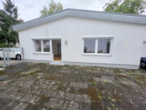 VERMIETET! Absolute Rarität! Ihr eigener 2 Zimmer Bungalow inkl. EBK + mit Freisitz im Hof + Parkplatz – ruhig + zentral in FFM -Bergen-Enkheim