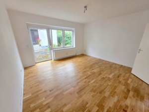 VERMIETET! Absolute Rarität! Ihr eigener 2 Zimmer Bungalow inkl. EBK + mit Freisitz im Hof + Parkplatz – ruhig + zentral in FFM -Bergen-Enkheim
