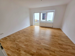 VERMIETET! Absolute Rarität! Ihr eigener 2 Zimmer Bungalow inkl. EBK + mit Freisitz im Hof + Parkplatz – ruhig + zentral in FFM -Bergen-Enkheim