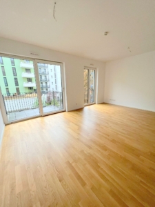 VERMIETET! Sonnige 2-Zimmer Wohnung mit 2 Balkonen, Parkett, Einbauküche + KFZ Platz mgl. – zentrale Ostend Lage
