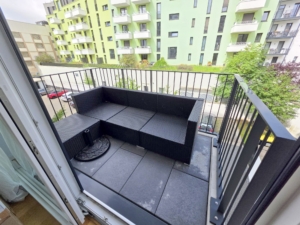 VERMIETET! Sonnige 2-Zimmer Wohnung mit 2 Balkonen, Parkett, Einbauküche + KFZ Platz mgl. – zentrale Ostend Lage
