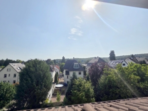 VERMIETET! Bezahlbar! Sonnige gemütliche 4 Zimmer – Dachgeschosswohnung – Top Lage Hofheim Kapellenberg