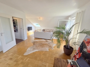 VERMIETET! Bezahlbar! Sonnige gemütliche 4 Zimmer – Dachgeschosswohnung – Top Lage Hofheim Kapellenberg