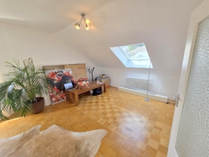 VERMIETET! Bezahlbar! Sonnige gemütliche 4 Zimmer – Dachgeschosswohnung – Top Lage Hofheim Kapellenberg