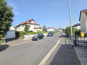 VERMIETET! Bezahlbar! Sonnige gemütliche 4 Zimmer – Dachgeschosswohnung – Top Lage Hofheim Kapellenberg