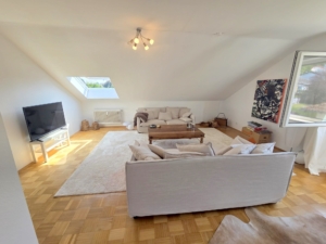 VERMIETET! Bezahlbar! Sonnige gemütliche 4 Zimmer – Dachgeschosswohnung – Top Lage Hofheim Kapellenberg
