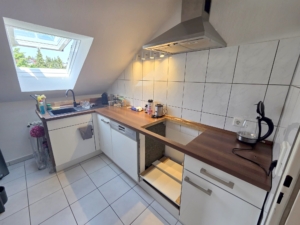VERMIETET! Bezahlbar! Sonnige gemütliche 4 Zimmer – Dachgeschosswohnung – Top Lage Hofheim Kapellenberg