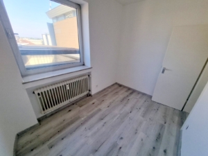 VERMIETET! Nagelneu renoviert! Großzügige 1,5-Zimmer Wohnung – mitten in der Offenbacher Fußgängerzone