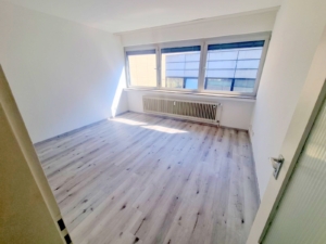 VERMIETET! Nagelneu renoviert! Großzügige 1,5-Zimmer Wohnung – mitten in der Offenbacher Fußgängerzone