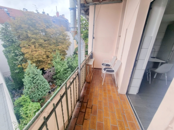 VERMIETET! Mitten in Bornheim! Sonnige 4 Zimmerwohnung mit Balkon -direkt auf der Berger Straße