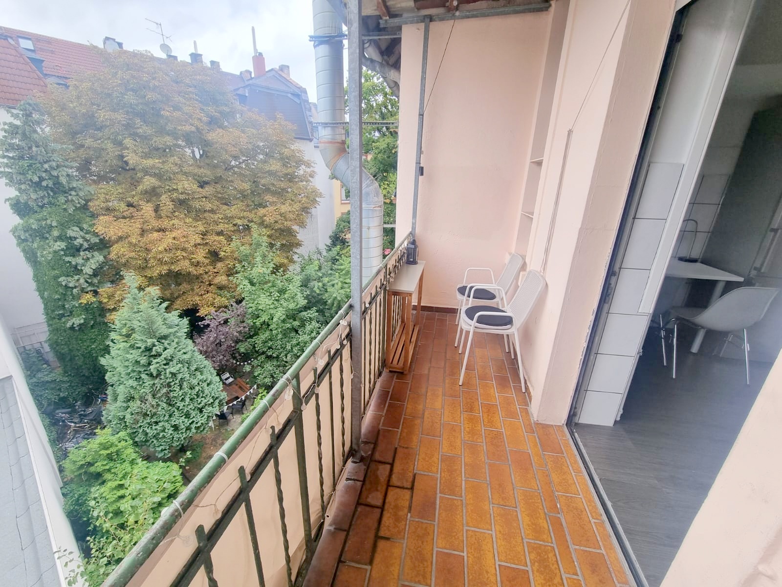 VERMIETET! Mitten in Bornheim! Sonnige 4 Zimmerwohnung mit Balkon -direkt auf der Berger Straße