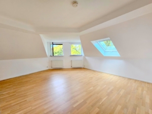 VERMIETET! Stylisch + viel Platz! Sonnige 3-Zimmer DG Wohnung: Kamin – 2 Bäder + Einbauküche – FFM-Fechenheim