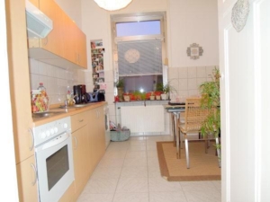 VERMIETET! Altbaucharme! Große 1- Zimmerwohnung mit Wohnküche + Wohndiele – ruhig und zentral in Rödelheim