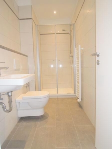 VERMIETET! Ideal für Familie oder auch WG! Top neu saniert in 2015! 4 Zimmer + 2 Bäder – zentral in Langen
