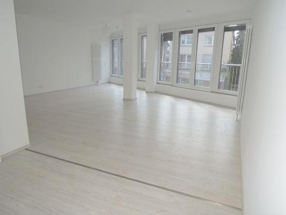 VERMIETET! Ideal für Familie oder auch WG! Top neu saniert in 2015! 4 Zimmer + 2 Bäder – zentral in Langen
