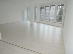 VERMIETET! Ideal für Familie oder auch WG! Top neu saniert in 2015! 4 Zimmer + 2 Bäder – zentral in Langen