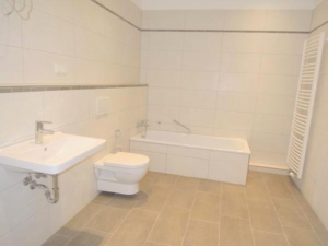 VERMIETET! Ideal für Familie oder auch WG! Top neu saniert in 2015! 4 Zimmer + 2 Bäder – zentral in Langen