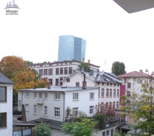 VERMIETET! Modern + Großzügig! Gemütliche 2-Zimmer plus offener Wohnküche + Balkon! – – EZB nah im Ostend