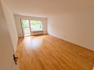 VERMIETET! Top Nordendlage! Auch WG- geeignet! Sonnige 3 Zimmer mit großem Südbalkon inkl. EBK + KFZ-Stellplatz möglich