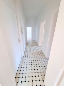 VERMIETET! Sonnige 3 Zimmer Altbauwohnung mit neuem Bad (2023) – ruhig + zentral in Heddernheim