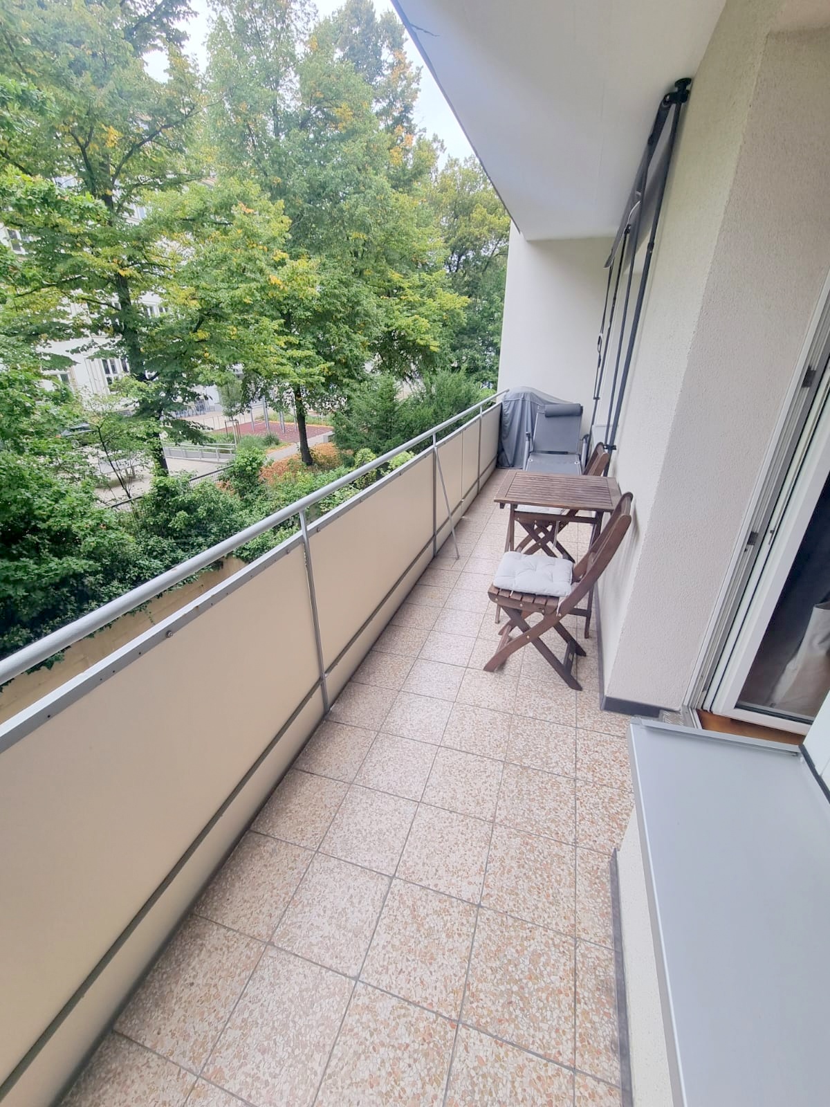 VERMIETET! Top Nordendlage! Auch WG- geeignet! Sonnige 3 Zimmer mit großem Südbalkon inkl. EBK + KFZ-Stellplatz möglich