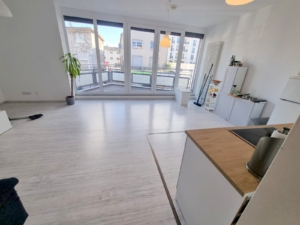 VERMIETET! Sonnig +Schick: 4- Zimmer Wohnung mit Balkon + 2 Bäder – nahe Fußgängerzone