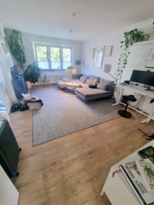 VERMIETET! Modern + Großzügig! Gemütliche 2-Zimmer plus offener Wohnküche + Balkon! – – EZB nah im Ostend