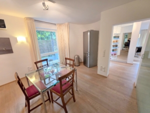 VERMIETET! Koffer auspacken und zu Hause sein! Groß + Stylisch – ein tolles Studio! 1 Zimmer + sep. Wohnküche + Terrasse – Top Lage Sachsenhausen