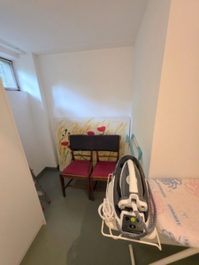 VERMIETET! Koffer auspacken und zu Hause sein! Groß + Stylisch – ein tolles Studio! 1 Zimmer + sep. Wohnküche + Terrasse – Top Lage Sachsenhausen
