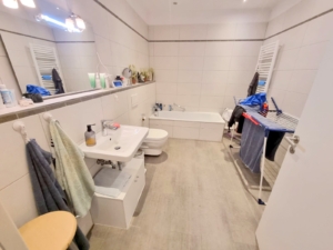 VERMIETET! Ideal für Familie oder auch WG! Top neu saniert in 2015! 4 Zimmer + 2 Bäder – zentral in Langen