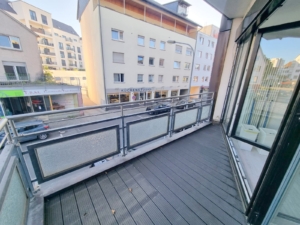 VERMIETET! Sonnig +Schick: 4- Zimmer Wohnung mit Balkon + 2 Bäder – nahe Fußgängerzone