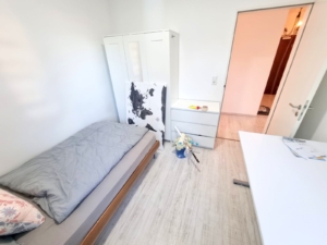 VERMIETET! Sonnig +Schick: 4- Zimmer Wohnung mit Balkon + 2 Bäder – nahe Fußgängerzone