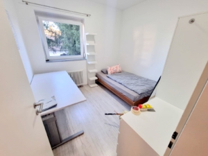 VERMIETET! Sonnig +Schick: 4- Zimmer Wohnung mit Balkon + 2 Bäder – nahe Fußgängerzone