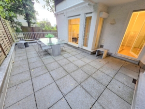 VERMIETET! Koffer auspacken und zu Hause sein! Groß + Stylisch – ein tolles Studio! 1 Zimmer + sep. Wohnküche + Terrasse – Top Lage Sachsenhausen